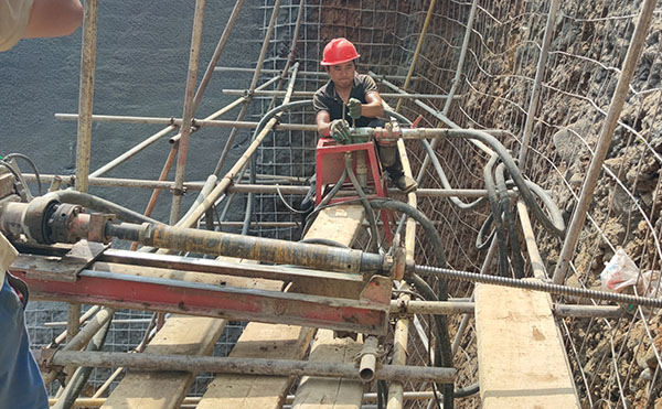 自鉆式中空注漿錨桿施工 自鉆式中空注漿錨桿施工