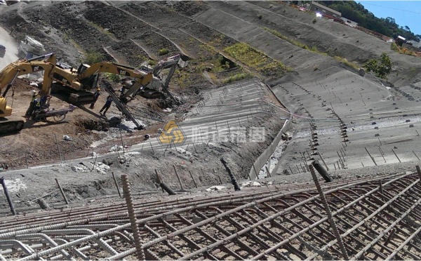 鐵路汛期邊坡垮塌治理