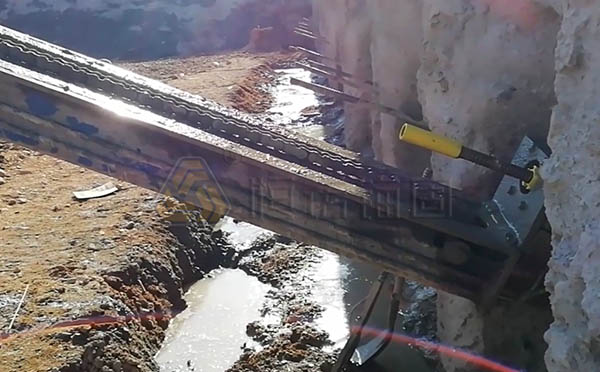 1659342630399216.jpg 自鉆式錨桿注漿